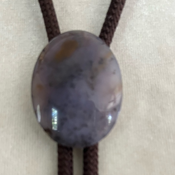 Beautiful Stone Bolo Tie - Picture 4 of 9